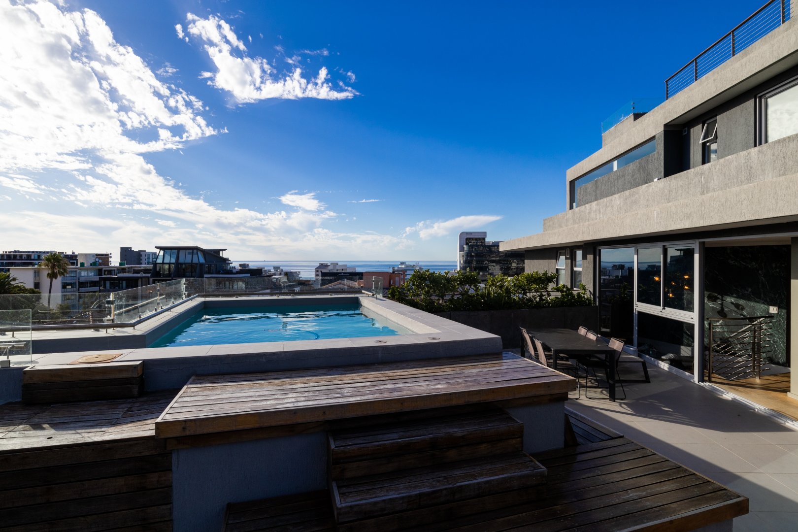 To Let 3 Bedroom Property for Rent in Sea Point Western Cape